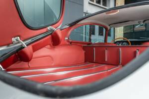 Image 37/50 of Jaguar E-Type 4.2 (1965)