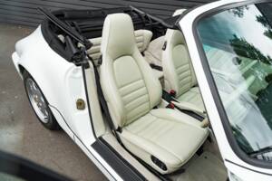 Bild 30/48 von Porsche 911 Carrera 2 (1990)