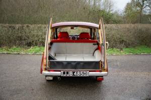 Image 17/43 of Morris Minor 1000 Traveller (1966)