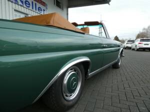 Afbeelding 23/26 van Mercedes-Benz 280 SE 3,5 (1970)