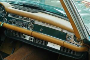 Image 36/50 de Mercedes-Benz 280 SL (1968)