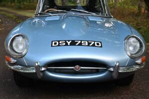 Image 26/50 of Jaguar E-Type (2+2) (1966)