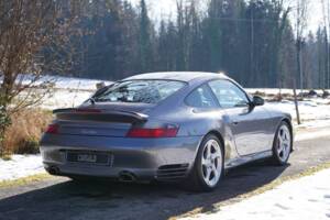 Immagine 16/18 di Porsche 911 Turbo (2001)