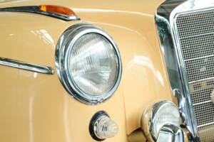 Immagine 25/50 di Mercedes-Benz 220 S Cabriolet (1958)
