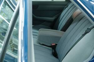 Bild 36/50 von Mercedes-Benz 300 SE (1990)