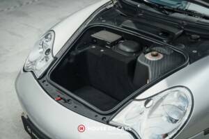 Bild 12/22 von Porsche 911 Carrera 4S (2002)