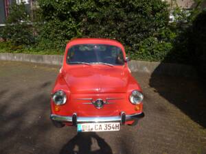 Image 2/32 of SEAT 600 D (1972)