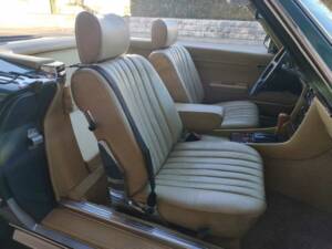 Image 13/26 of Mercedes-Benz 500 SL (1981)