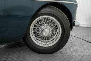 Bild 40/50 von MG MGB GT (1972)