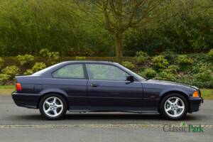 Bild 6/50 von BMW 320i (1994)
