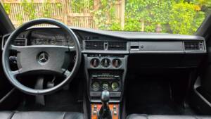 Imagen 53/69 de Mercedes-Benz 190 E 2.3-16 (1985)