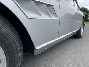 Image 23/26 of Ferrari 330 GT 2+2 (1966)