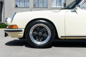 Imagen 5/41 de Porsche 911 Carrera 2.7 (1975)