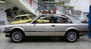 Afbeelding 9/40 van BMW 318i (1987)