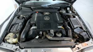 Image 32/34 of Mercedes-Benz 500 SL (1991)
