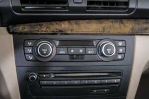 Image 28/50 of BMW 125i (2008)