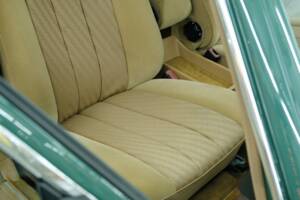 Bild 27/50 von Mercedes-Benz 260 SE (1990)