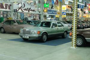 Bild 1/50 von Mercedes-Benz 300 SE (1986)