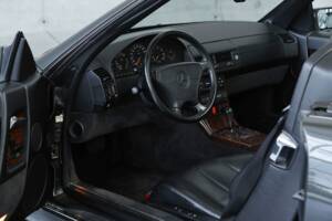 Image 19/50 of Mercedes-Benz 600 SL (1993)