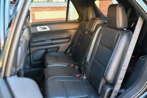 Immagine 15/18 di Ford Explorer 3.5 EcoBoost (2015)