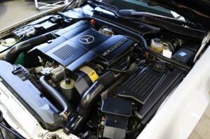 Image 38/42 of Mercedes-Benz 500 SL (1992)