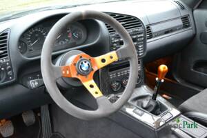 Image 11/50 of BMW 323i (1998)