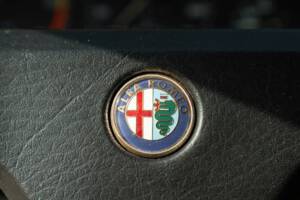 Bild 33/47 von Alfa Romeo 75 1.6 (1991)