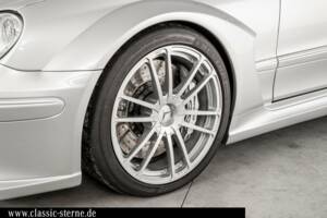 Imagen 8/15 de Mercedes-Benz CLK DTM AMG (2007)