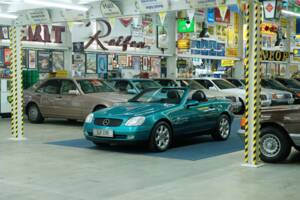 Immagine 7/50 di Mercedes-Benz SLK 230 Kompressor (1998)