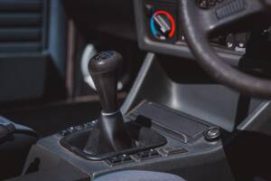 Bild 24/36 von BMW 318i (1991)