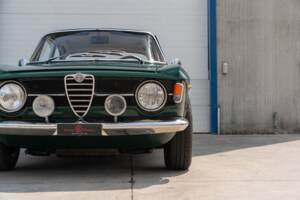 Image 45/83 of Alfa Romeo Giulia GT 1300 Junior (1968)