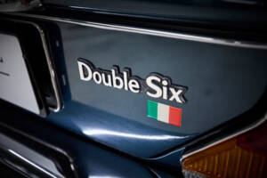 Imagen 34/99 de Daimler Double Six (1993)