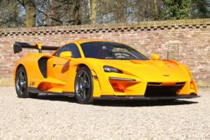 Immagine 50/50 di McLaren Senna LM (2020)