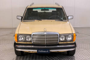 Image 3/33 de Mercedes-Benz 300 TD (1979)