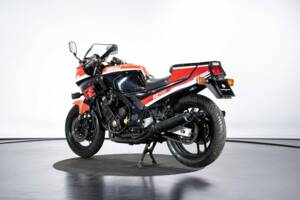 Image 2/50 of Yamaha FZ 750 (1986)