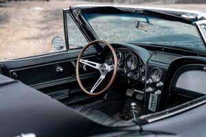 Image 33/50 of Chevrolet Corvette Sting Ray Convertible (1965)