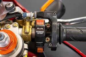 Image 42/50 of Ducati 748 S (1996)