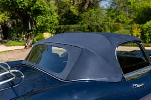 Image 32/86 de Jaguar E-Type (1967)