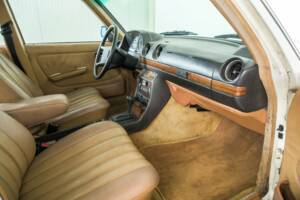 Bild 12/50 von Mercedes-Benz 300 D (1983)