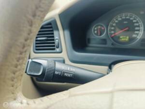 Imagen 19/40 de Volvo V 70 2.4 (2005)
