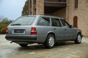 Imagen 7/50 de Mercedes-Benz 200 TE (1992)