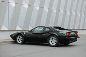 Bild 46/54 von Ferrari 308 GTSi Quattrovalvole (1985)