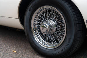 Image 10/21 de Jaguar E-Type V12 (1973)
