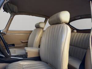 Bild 12/29 von Jaguar E-Type V12 (2+2) (1972)