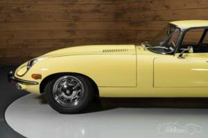 Image 6/8 de Jaguar E-Type (1970)