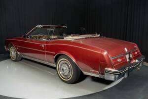 Bild 6/8 von Buick Riviera Convertible (1985)