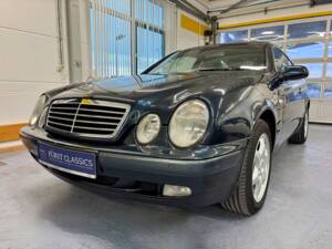 Imagen 2/16 de Mercedes-Benz CLK 430 (1999)