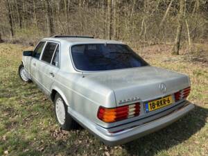 Image 7/8 of Mercedes-Benz 560 SEL (1986)