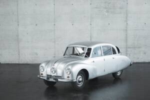 Image 7/50 of Tatra T 87 (1949)