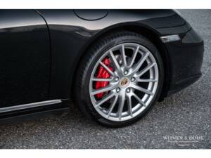 Image 24/37 of Porsche 911 Carrera 4S (2009)
